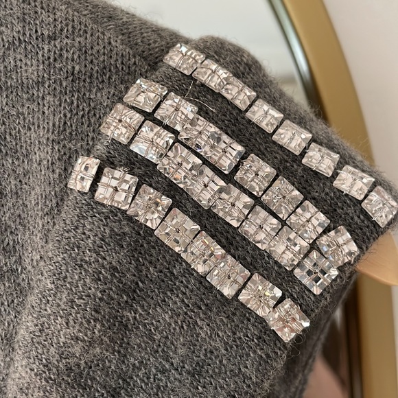 IISLI Embellished Vest - Picture 3 of 8